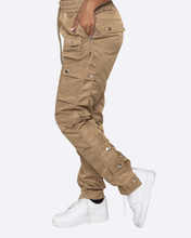 Load image into Gallery viewer, WOMEN ROVER UTILITY PANTS- COFFEE
