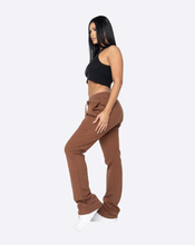 Load image into Gallery viewer, WOMEN FRENCH TERRY FLARE PANTS-BROWN
